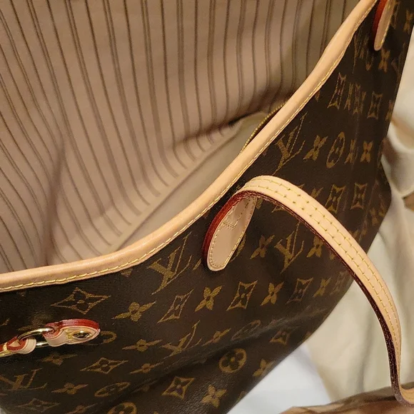 Authentic LV MM Neverful Tote2021 - Picture 10 of 17